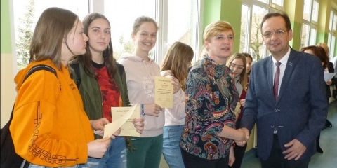Wyróżnienia dla uczniów ze szkoły w Dusznikach