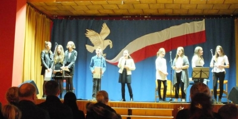 Spektakl patriotyczny w Grzebienisku