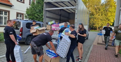 Przygotowania transportu darów dla powodzian z Lądka-Zdroju